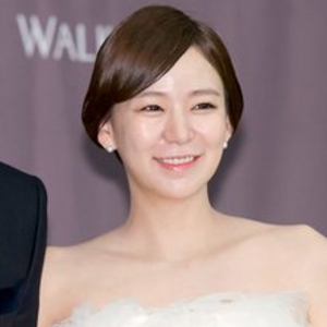 celebrity Shim Yi-young